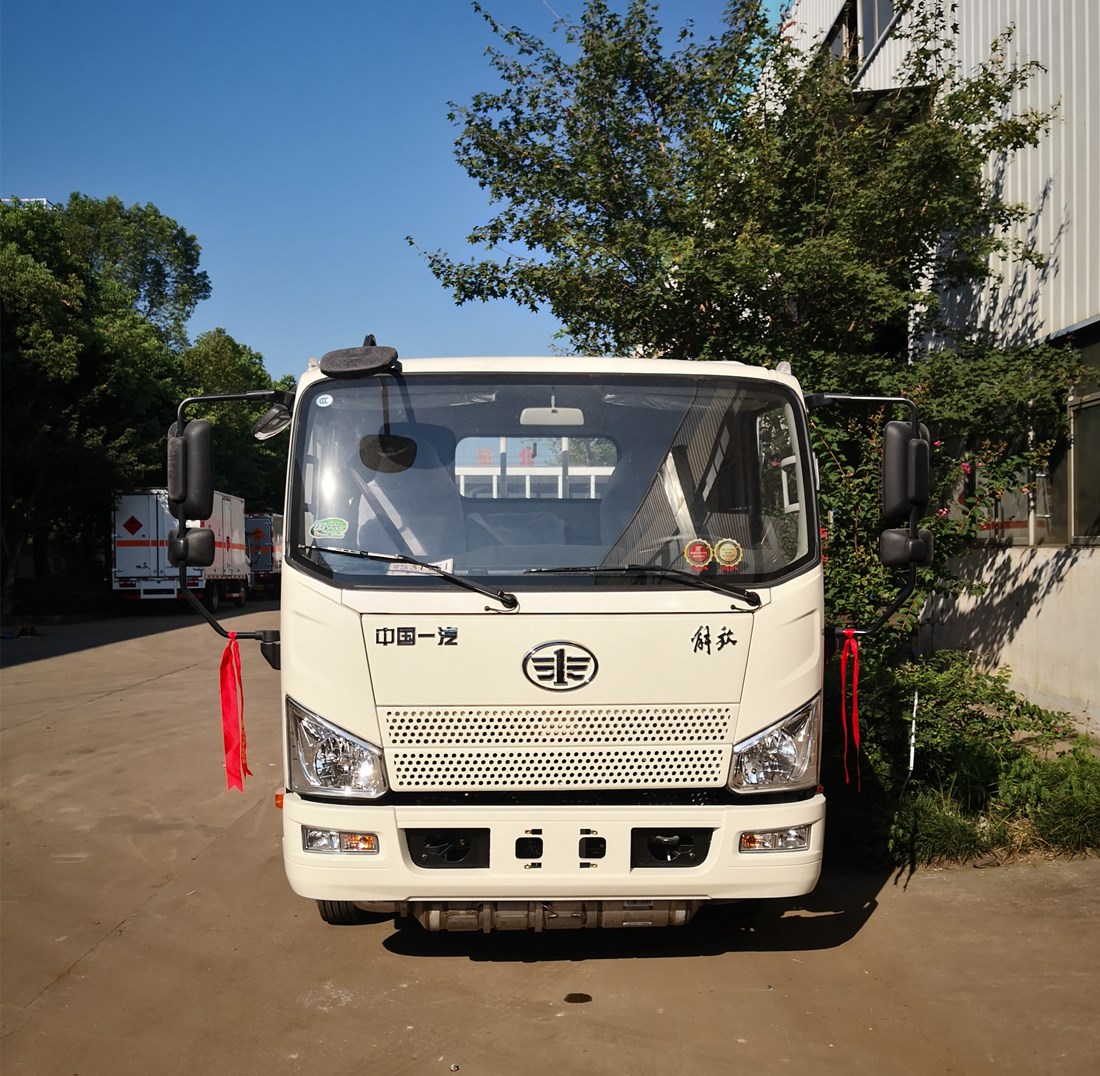 解放J6F國(guó)六藍(lán)牌氣瓶運(yùn)輸車